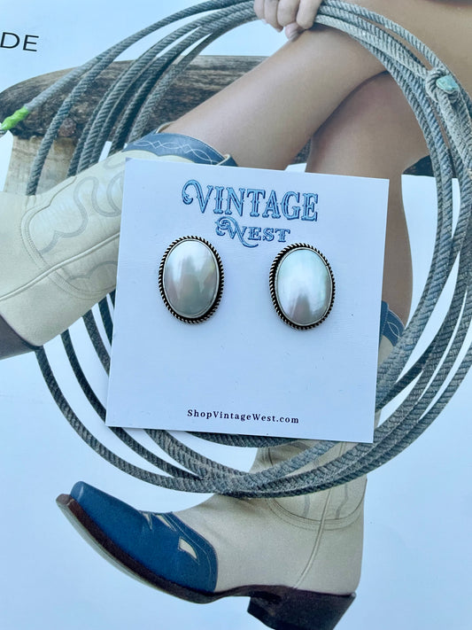Pearl and Sterling Silver Earring